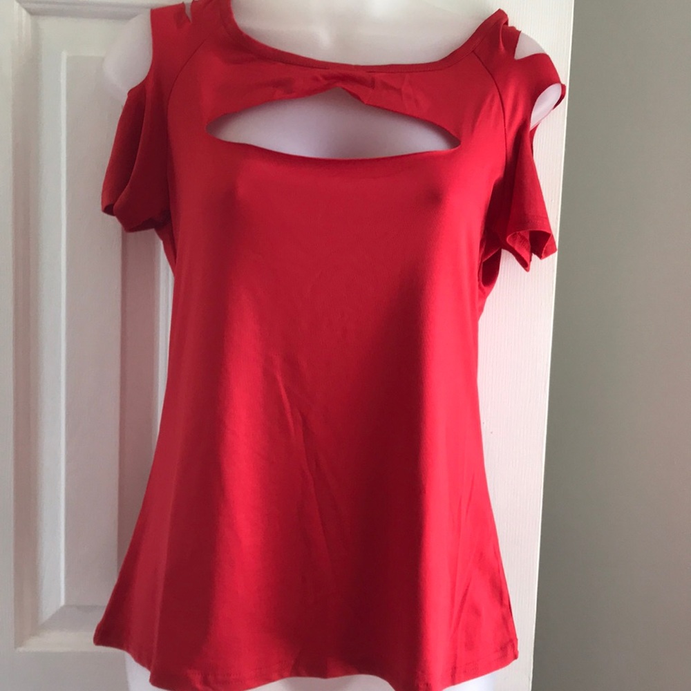 Suimiki cutout top